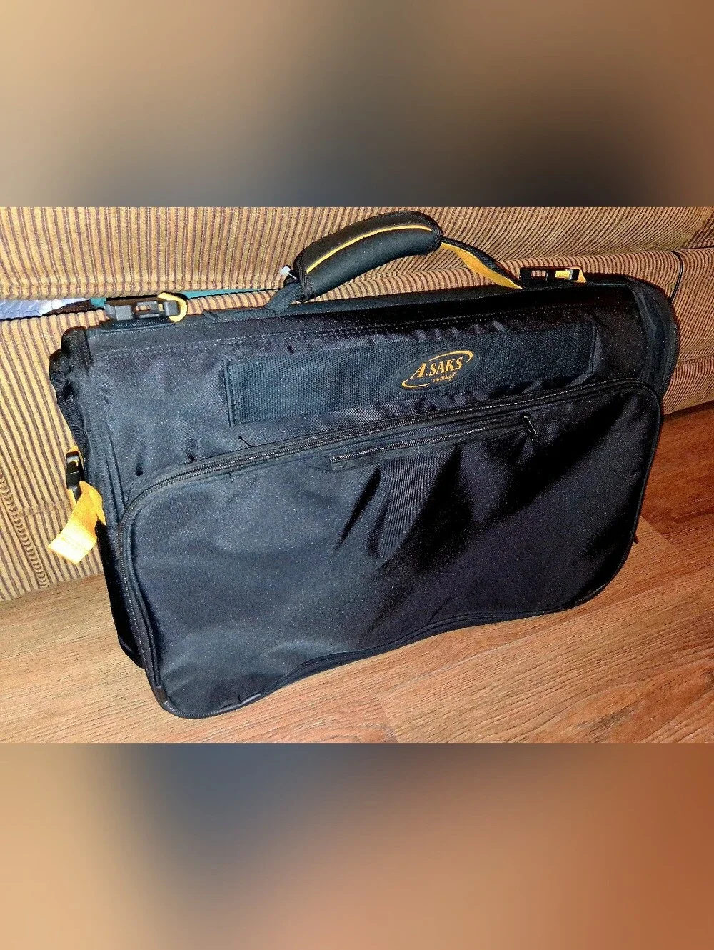A. Saks saks deluxe